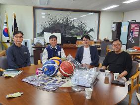 2026 총동문회 학교 축제 기증품 전달